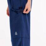 Cure Adaptive Prostata und Behandlungshose – Detailansicht des Taschenbereichs in blauer Farbe.