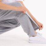 Detailaufnahme der Pflegehose mit Reißverschluss – einfaches Öffnen mit einer Hand